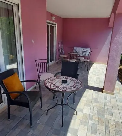Pink Lägenhet