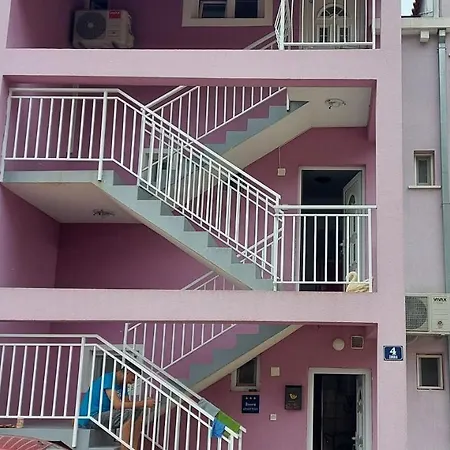 Pink * Mlini