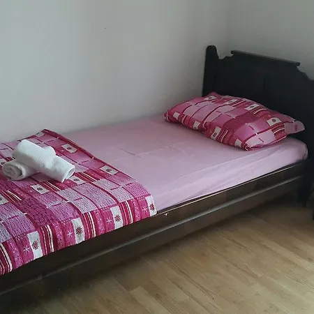Pink Apartment Mlini